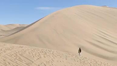 旅行青甘大环线青海敦煌沙漠拍摄航拍视频的预览图